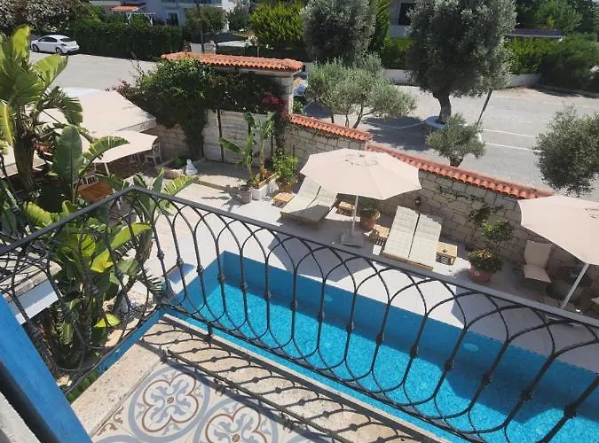 Tarcin Ξενοδοχείο